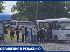 Три месяца «завтраками кормят»: жители СНТ под Таганрогом так и не дождались второго автобуса