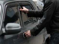 Неадекватного угонщика задержали на месте преступления в Таганроге