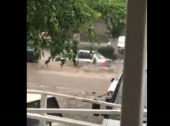 Район Центра занятости в Таганроге залило водой