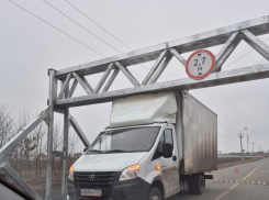Рамка габаритного контроля на Михайловском переезде в Таганроге вернулась на законное место