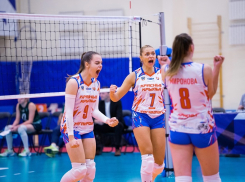 Волейбольная команда из Таганрога проиграла Орлу, и выиграла у них же