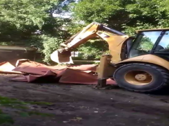 Замглавы Таганрога Корякин выполнил свое обещание и снес незаконные гаражи