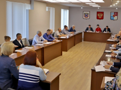 Избранные депутаты в Таганроге образовали фракцию «Единая Россия» на своем первом заседании