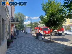 Замкнуло проводку: в Таганроге загорелась «Додо пицца» на Петровской 