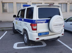 Полицейский проигнорировал замечание таганрожца о парковке на месте для инвалидов