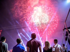 Таганрожцам напоминают о строгом запрете на пиротехнику в новогодние праздники