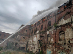 В Таганроге загорелся Кожевенный завод