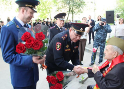 Личный парад для таганрогского ветерана организовали накануне праздника