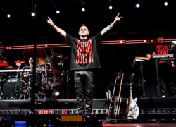 «Сказочно сегодня»: Рому Зверя восхитил деревянный дом XIX века в Томске (фото)