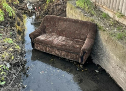 Может инопланетяне оставили — таганрогские коммунальщики нашли занятный артефакт в речке