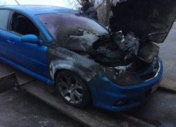 В Таганроге злоумышленники подожгли автомобиль
