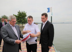 "Мы договорились, что летом причал будет готов к приему судов": Василий Голубев побывал в морском порту Таганрога  