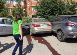 Странное ДТП произошло на парковке в Таганроге