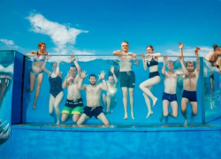 3D-бассейн со стеклянными стенами открылся под Таганрогом