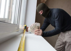 В Таганроге аферист брал деньги за установку несуществующих окон