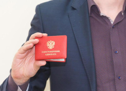 Более полумиллиона рублей взял адвокат с жительницы Матвеев Кургана за то, чтобы она не села в тюрьму