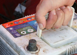 В Таганроге  задержали местного жителя за кражу автоаккумулятора