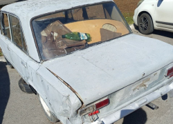 "А больным места не хватит": автохлам с помойкой внутри и без номеров "украшает" Таганрог