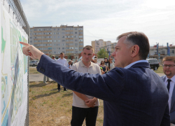 Юрий Слюсарь посетил Таганрог и ответил на обращения горожан