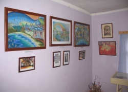 Работы юных таганрогских художников покорили сердца посетителей межрегиональной выставки