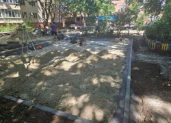 7 дворов благоустроят в Таганроге до 1 ноября