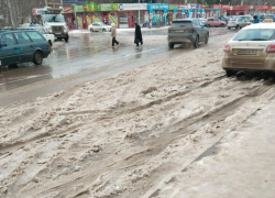 Пассажиры в Таганроге ждут маршрутки по полтора часа из-за непонятных остановок