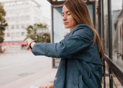 Специалист отдела развития транспорта назвала причину задержки маршруток