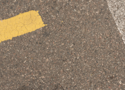 В Таганроге устранили опасные дорожные дефекты