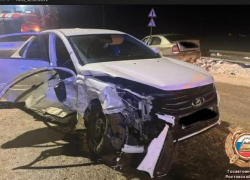 Лобовое столкновение под Таганрогом: двое пострадали из-за выноса на встречную полосу