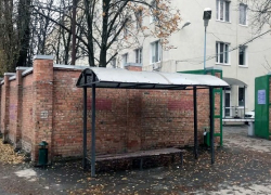Остановочный павильон установили возле онкологического диспансера Таганрога