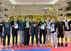 Таганрогские спортсмены привезли три полных комплекта наград из Элисты