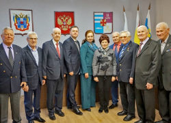 В Таганроге провели предновогоднюю встречу с Почётными гражданами 