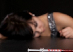 Житель Таганрога будет отбывать срок за склонение малолетней  к употреблению наркотика