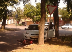 В Таганроге водитель скутера пострадал в аварии