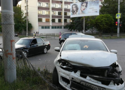 В Таганроге дорогу не поделили отечественное авто и иномарка