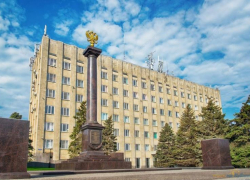 Чтобы научиться отвечать людям, таганрогских чиновников отправляют на специальные курсы