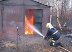 В Таганроге два человека погибли в объятом пламенем гараже