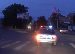 Таганрогский автолюбитель не заметил патрульную машину