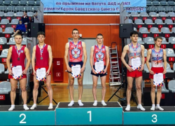 Таганрогские гимнасты собрали медальный урожай на всероссийских соревнованиях в Иваново