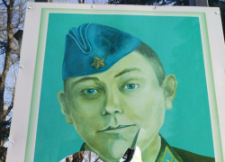 Вандалу, испортившему портреты ветеранов, грозит срок