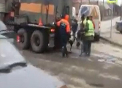 «Африканцы» осваивают никчемные  технологии по латанию дорожных ям в Таганроге