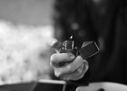 Таганрогские продавцы будут оштрафованы за продажу зажигалок несовершеннолетним  