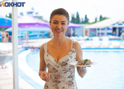 Конкурсантка «Мисс Блокнот Таганрог» Елена Криворучко и «Таганрогский колорит»