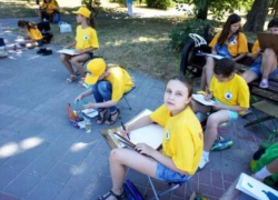 В Таганрог на пленэр приехали более 70 юных художников