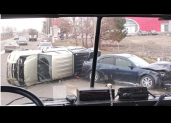Страшное ДТП с двумя иномарками произошло на выезде из Таганрога 