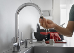 За 1 день в Таганроге произошло 6 порывов в водоводе