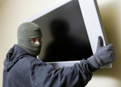 Полицейские Таганрога по «горячим следам» нашли воришку телевизора