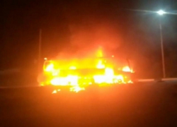 Рейсовый автобус из Таганрога сгорел дотла в районе Геленджика