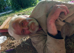 Бездомный Анатолий подписал акт об отказе в социальной помощи и просит разыскать его брата