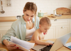 Таганрожцам рассказали, насколько вырос материнский капитал с начала февраля